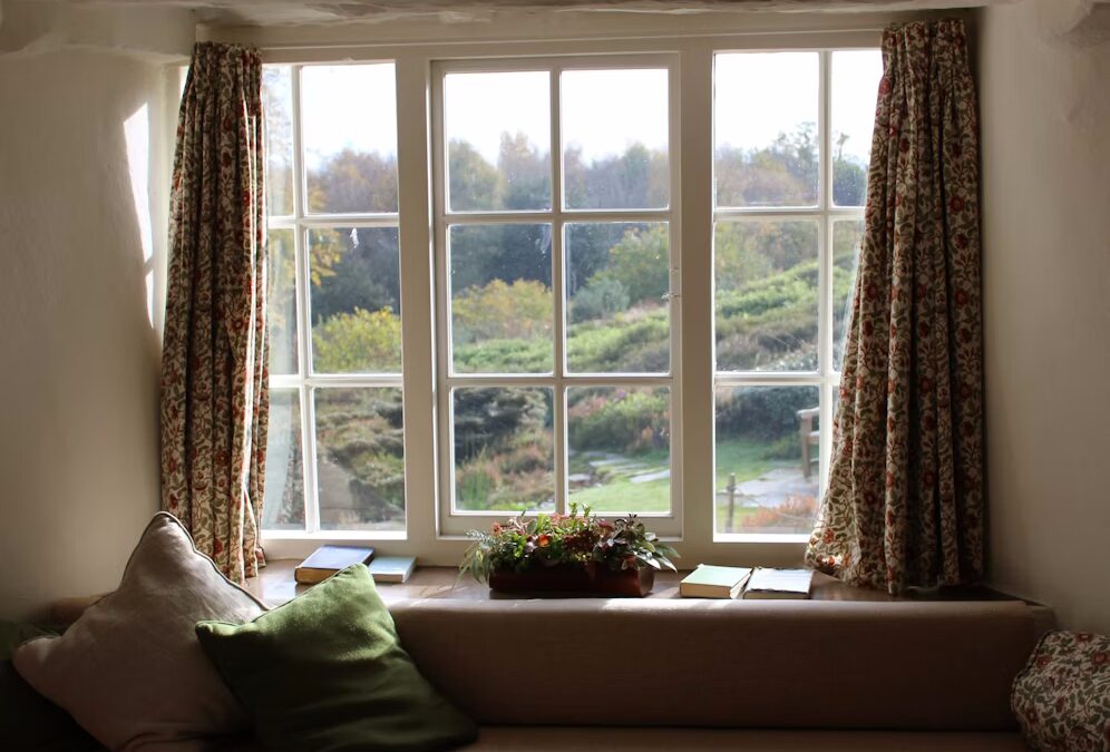 How to Clean Exterior Windows: Bright Views Ahead